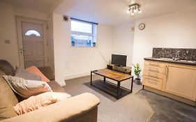 Flat 1, 4 Warden Rd